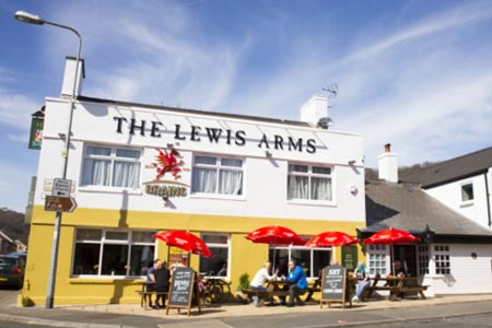 Lewis Arms Outside